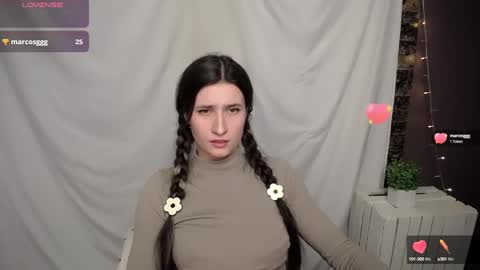 Snapshot of lauradre_ chatting on 12-03-24, 11:01 Laura online show from 12-03-24, 11:01