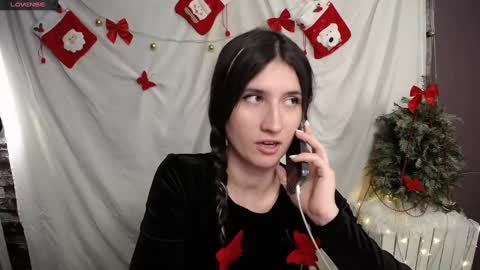 Snapshot of lauradre_ chatting on 12-13-24, 08:51 Laura online show from 12-13-24, 08:51