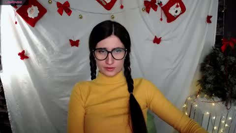 Snapshot of lauradre_ chatting on 01-04-25, 08:17 Laura online show from 01-04-25, 08:17