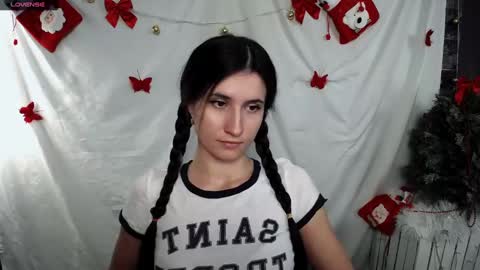 Snapshot of lauradre_ chatting on 01-06-25, 08:35 Laura online show from 01-06-25, 08:35