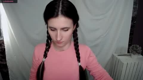 Snapshot of lauradre_ chatting on 01-21-25, 12:18 Laura online show from 01-21-25, 12:18