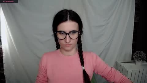 Snapshot of lauradre_ chatting on 01-21-25, 03:21 Laura online show from 01-21-25, 03:21