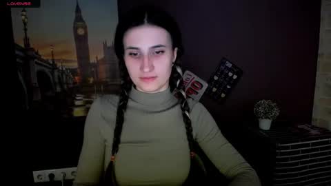 Snapshot of lauradre_ chatting on 01-22-25, 10:18 Laura online show from 01-22-25, 10:18