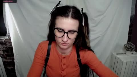 Snapshot of lauradre_ chatting on 01-23-25, 11:48 Laura online show from 01-23-25, 11:48