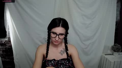 Snapshot of lauradre_ chatting on 01-23-25, 02:50 Laura online show from 01-23-25, 02:50
