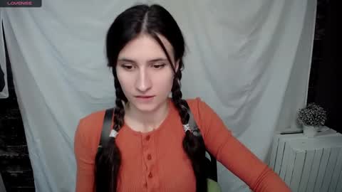 Snapshot of lauradre_ chatting on 01-24-25, 08:34 Laura online show from 01-24-25, 08:34
