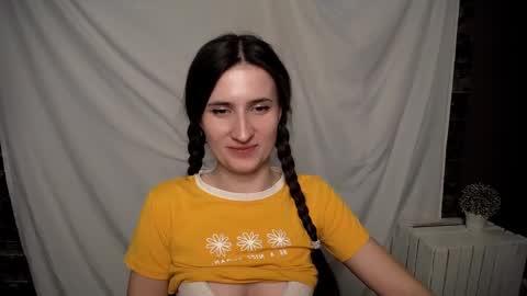 Snapshot of lauradre_ chatting on 02-14-25, 01:08 Laura online show from 02-14-25, 01:08