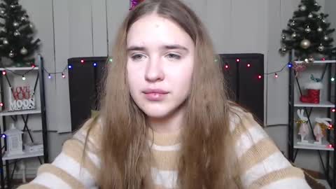 LauraHlot online show from 12-31-24, 04:27