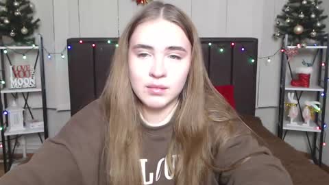 LauraHlot online show from 01-10-25, 08:37