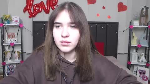 LauraHlot online show from 02-25-25, 06:03