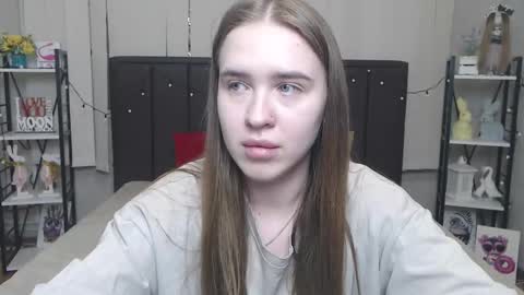 LauraHlot online show from 09-12-25, 06:30