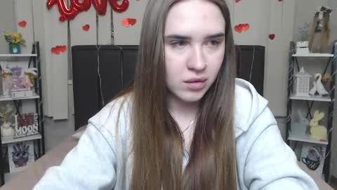 LauraHlot online show from 04-01-26, 01:41