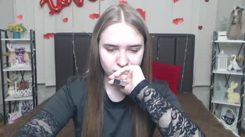 LauraHlot online show from 04-30-26, 06:09