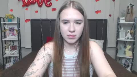 LauraHlot online show from 05-08-26, 05:40