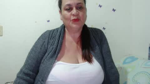 Snapshot of laurahotxx chatting on 02-27-25, 10:09 LAURA online show from 02-27-25, 10:09