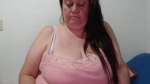 Snapshot of laurahotxx chatting on 11-06-25, 11:26 LAURA online show from 11-06-25, 11:26