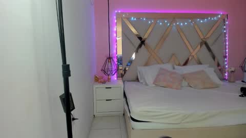 laura  online show from 02-02-26, 08:07