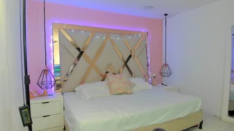 laura  online show from 02-09-26, 08:35