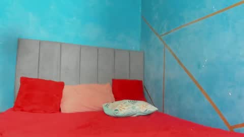 Laura online show from 03-10-25, 08:12