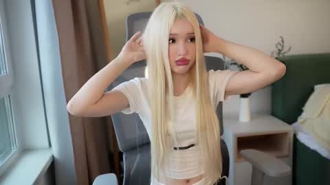 Laura online show from 11-01-25, 07:10