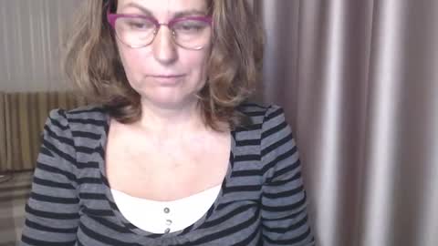 Lauraoven1 online show from 12-12-24, 08:36