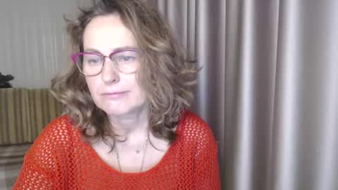 Lauraoven1 online show from 12-16-24, 11:01