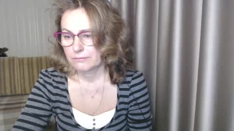Lauraoven1 online show from 12-17-24, 07:29