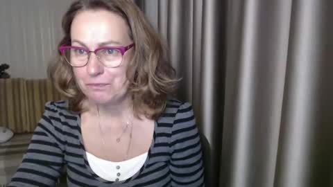 Lauraoven1 online show from 12-18-24, 02:06