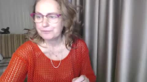 Lauraoven1 online show from 12-19-24, 06:56