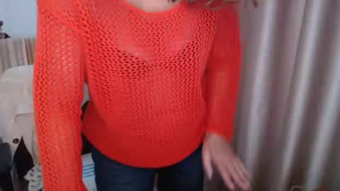 Snapshot of lauraoven1 chatting on 10-07-25, 10:23 Lauraoven1 online show from 10-07-25, 10:23