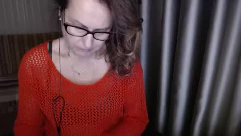 Snapshot of lauraoven1 chatting on 11-10-25, 05:12 Lauraoven1 online show from 11-10-25, 05:12