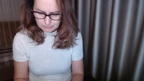 Snapshot of lauraoven1 chatting on 11-16-25, 03:06 Lauraoven1 online show from 11-16-25, 03:06