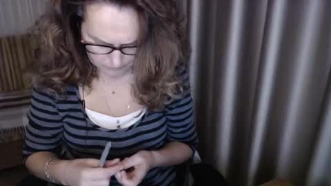 Lauraoven1 online show from 11-28-25, 11:57