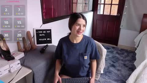 Laura online show from 03-09-25, 07:48