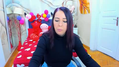 Laura online show from 02-17-25, 04:09