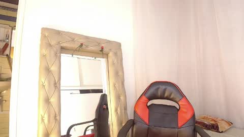 Laura Sofia online show from 05-09-26, 03:34
