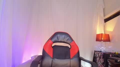 Laura Sofia online show from 06-06-26, 10:42