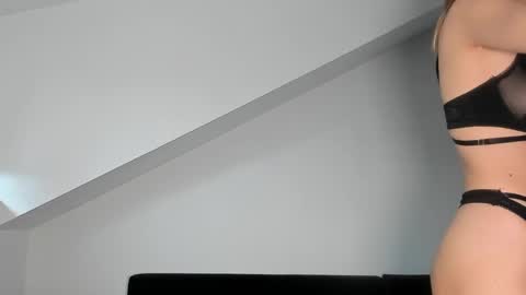 Snapshot of laurasommer chatting on 03-20-26, 10:20 Laura Lara Sommer online show from 03-20-26, 10:20