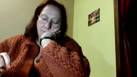 Snapshot of laureanne50 chatting on 12-14-24, 08:29 laureanne online show from 12-14-24, 08:29