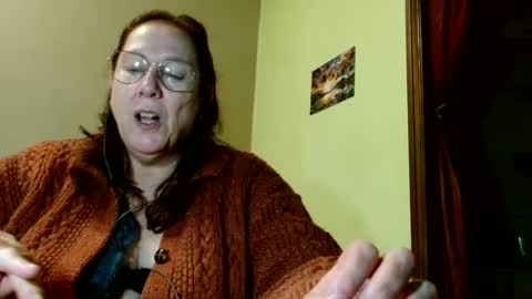 Snapshot of laureanne50 chatting on 12-19-24, 08:44 laureanne online show from 12-19-24, 08:44