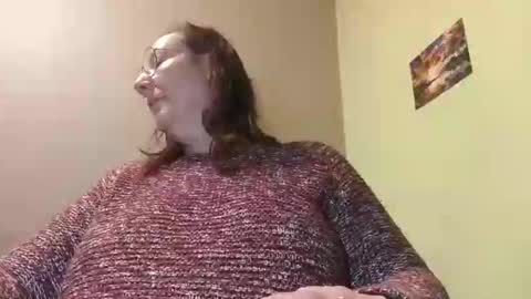 Snapshot of laureanne50 chatting on 01-22-25, 10:05 laureanne online show from 01-22-25, 10:05