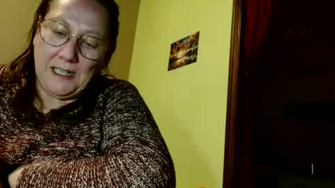 Snapshot of laureanne50 chatting on 02-18-25, 10:03 laureanne online show from 02-18-25, 10:03