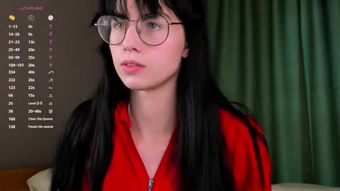 Snapshot of laureljarrar chatting on 09-11-25, 11:32 Arline online show from 09-11-25, 11:32