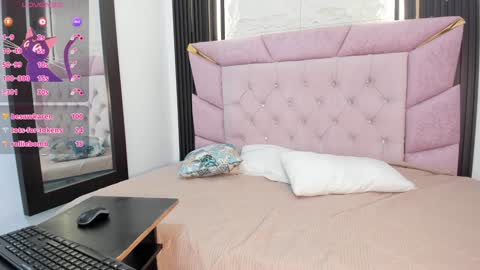 Laurem online show from 12-20-24, 08:01