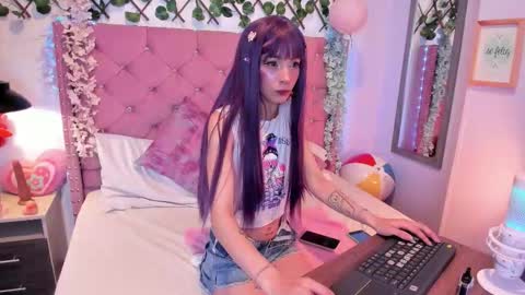 Lauren evans9 online show from 11-18-25, 02:17