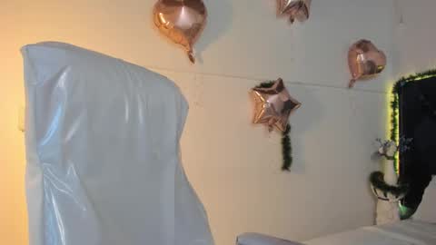 Lauren online show from 12-22-25, 09:56