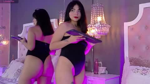 Snapshot of laurenbecker_ chatting on 10-23-25, 04:17 Lauren online show from 10-23-25, 04:17