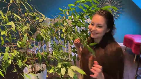 Lauren Brite online show from 10-13-25, 03:23