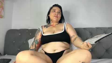 LAUREN online show from 05-11-26, 01:17