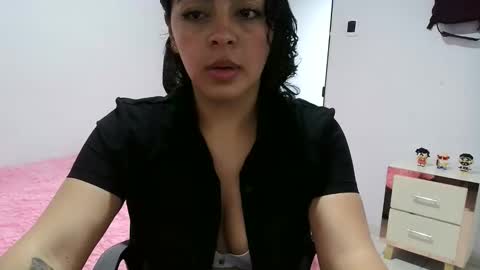 laurenhot94 online show from 01-18-26, 05:06